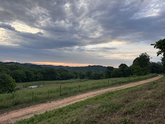 1820 New Hwy 7, Columbia, TN 38401