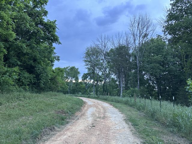 1820 New Hwy 7, Columbia, TN 38401