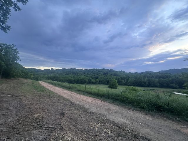 1820 New Hwy 7, Columbia, TN 38401