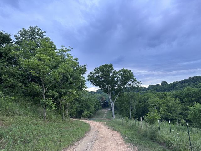 1820 New Hwy 7, Columbia, TN 38401