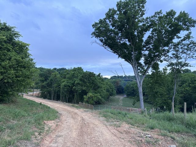1820 New Hwy 7, Columbia, TN 38401