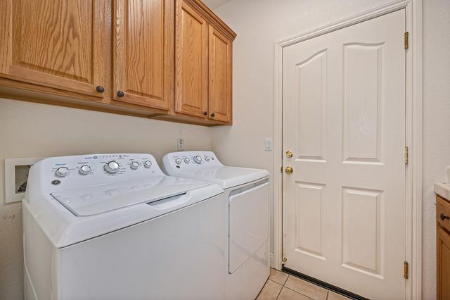 2181 Ryedale Ln, Sacramento, CA 95835