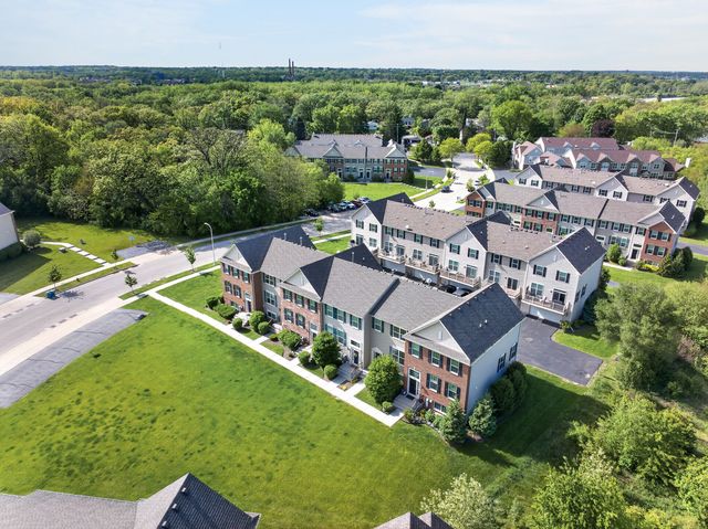 1563 Deer Pointe Drive, South Elgin, IL 60177