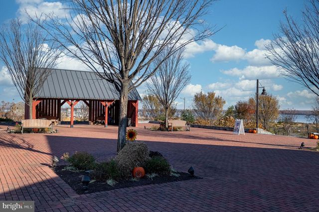 16961 TAKEAWAY LN, Dumfries, VA 22026