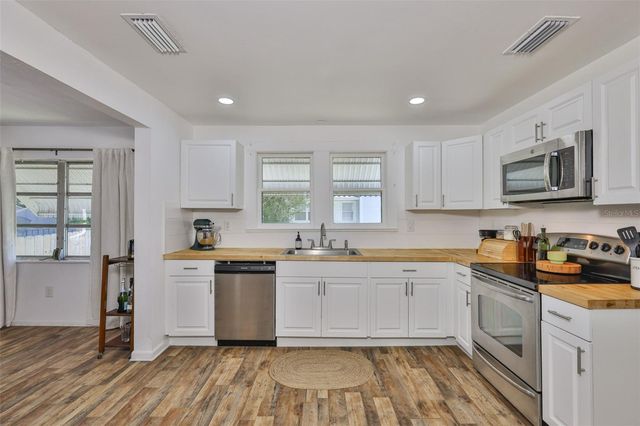 305 W TEVER STREET, Plant City, FL 33563