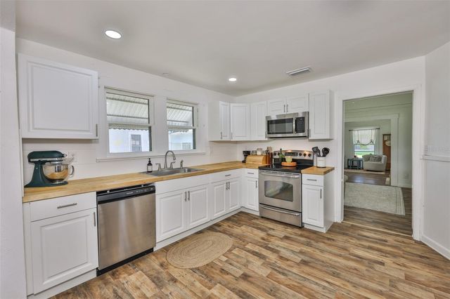 305 W TEVER STREET, Plant City, FL 33563