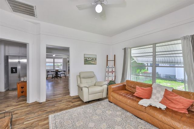 305 W TEVER STREET, Plant City, FL 33563