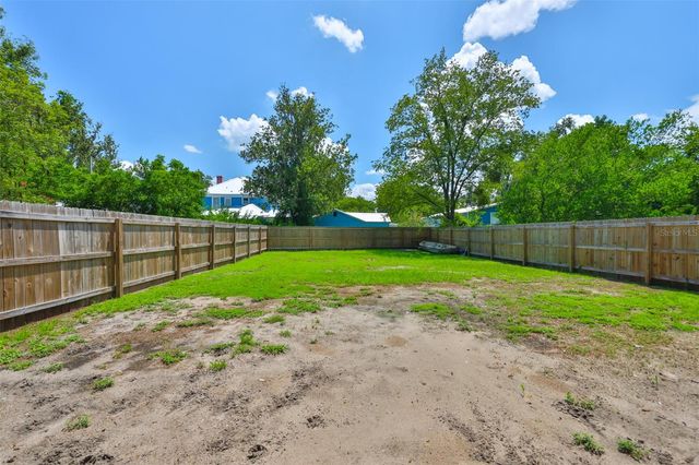 305 W TEVER STREET, Plant City, FL 33563