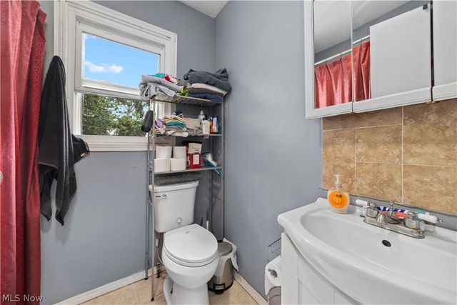 1674 E 32nd Street, Lorain, OH 44055