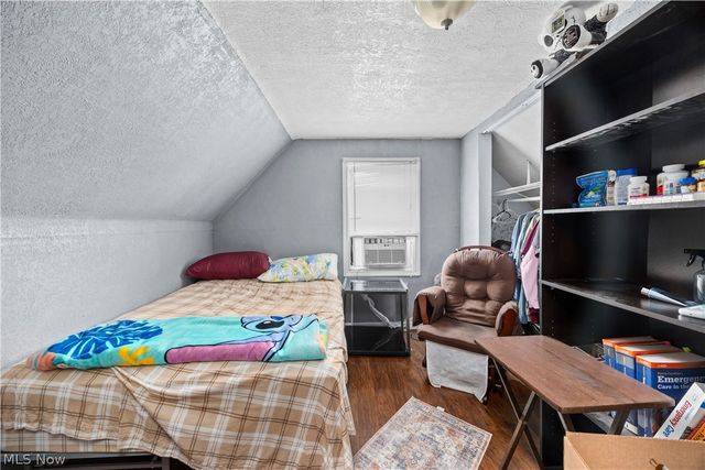 1674 E 32nd Street, Lorain, OH 44055
