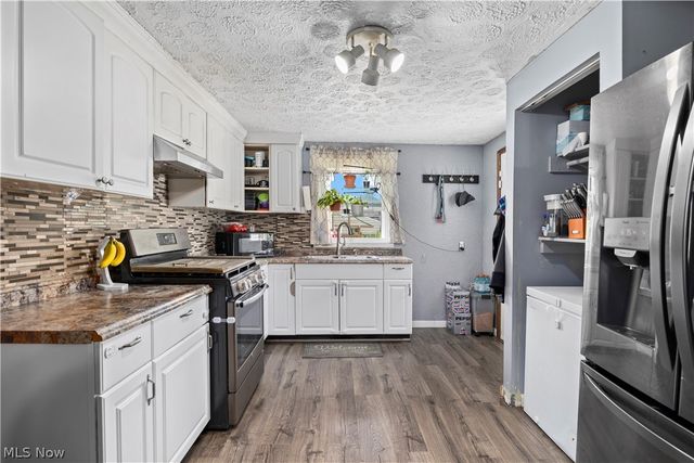 1674 E 32nd Street, Lorain, OH 44055