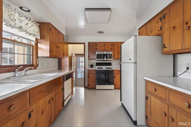 1136 Berkley Road, Lafayette, IN 47904