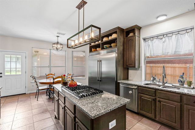 6731 Trail Cliff Way, Fort Worth, TX 76132