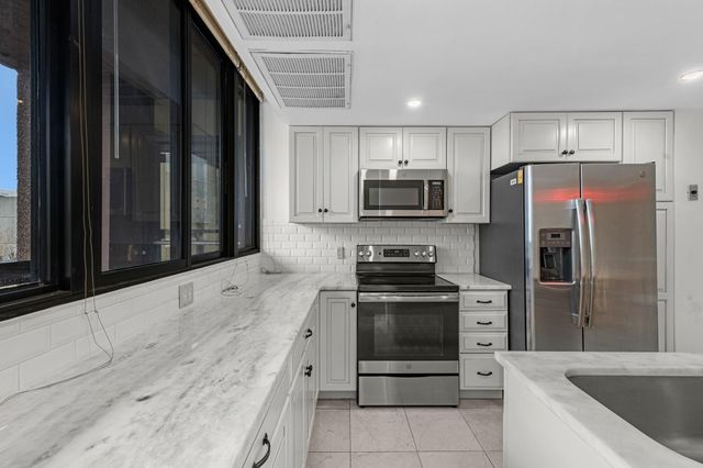 5150 Hidalgo Street 202, Houston, TX 77056