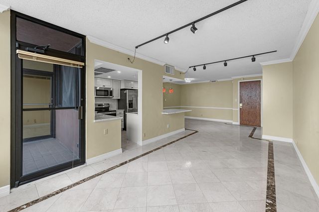 5150 Hidalgo Street 202, Houston, TX 77056