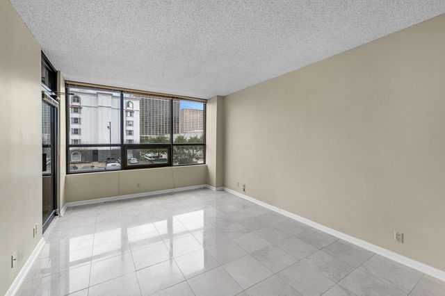 5150 Hidalgo Street 202, Houston, TX 77056