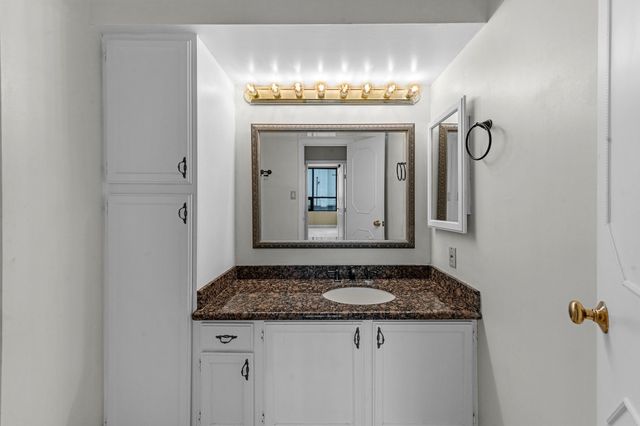 5150 Hidalgo Street 202, Houston, TX 77056