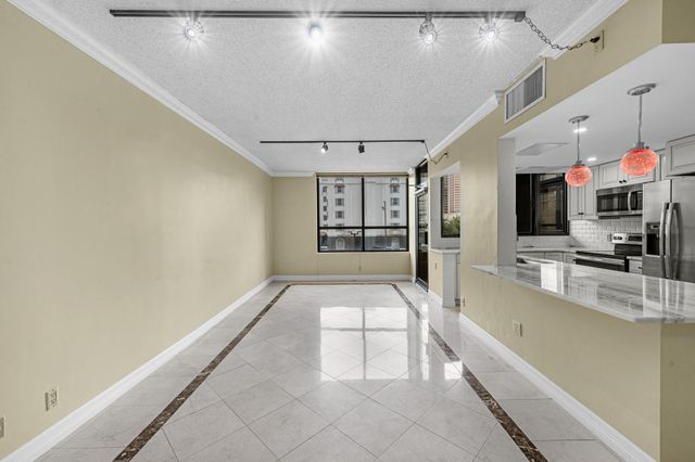 5150 Hidalgo Street 202, Houston, TX 77056