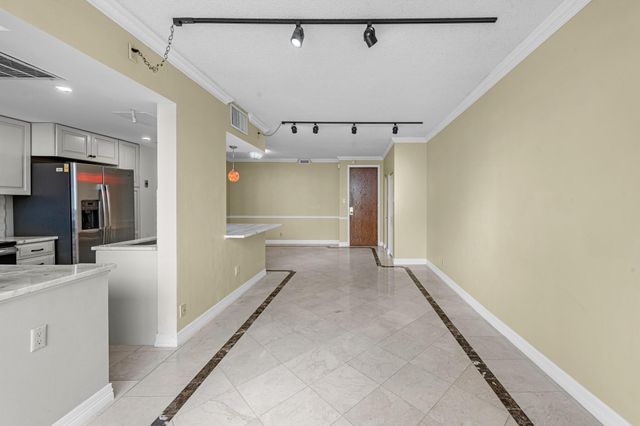 5150 Hidalgo Street 202, Houston, TX 77056