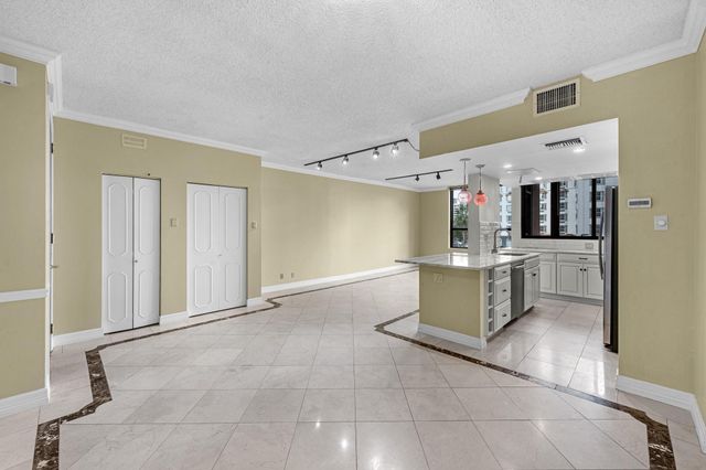 5150 Hidalgo Street 202, Houston, TX 77056