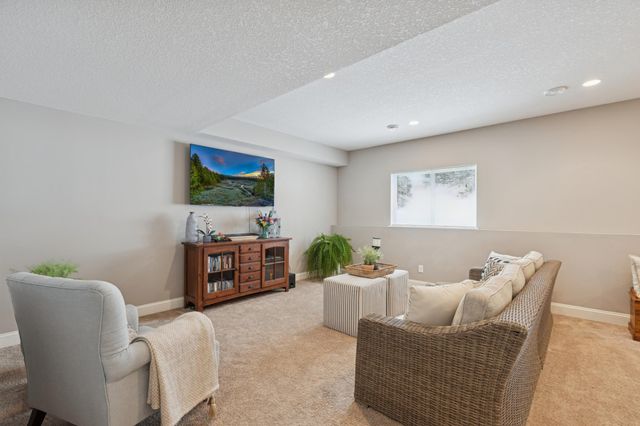 3838 Pascolo Bend, Chaska, MN 55318