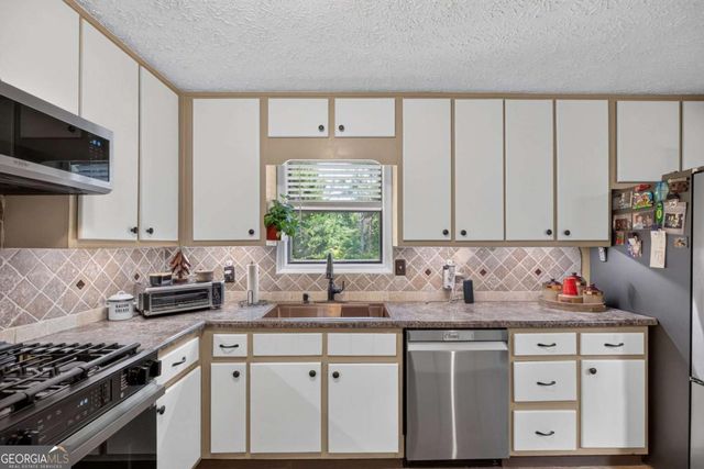 6164 Pinedale Lane, Douglasville, GA 30135