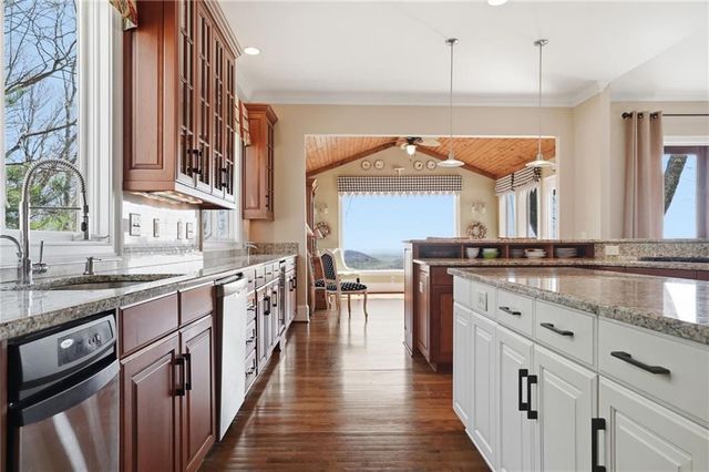 1021 Falcon Heights, Big Canoe, GA 30143