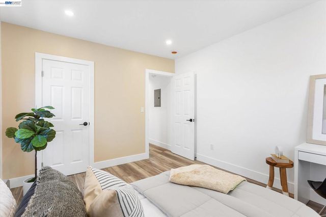 7850 Lockwood St, Oakland, CA 94621