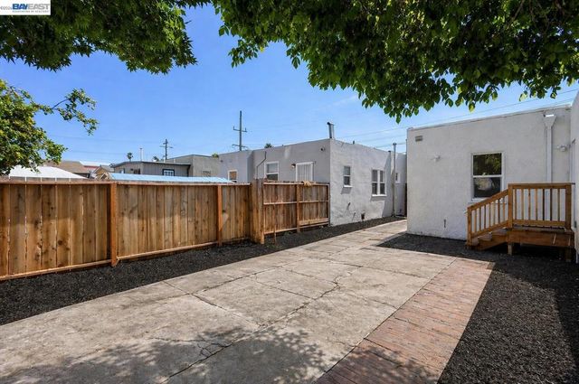 7850 Lockwood St, Oakland, CA 94621