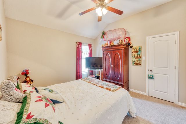 18 Pleasant Valley, Sanger, TX 76266