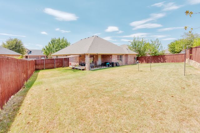 18 Pleasant Valley, Sanger, TX 76266