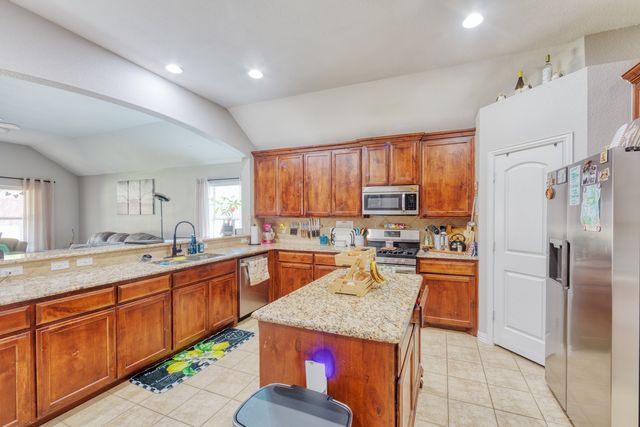 18 Pleasant Valley, Sanger, TX 76266