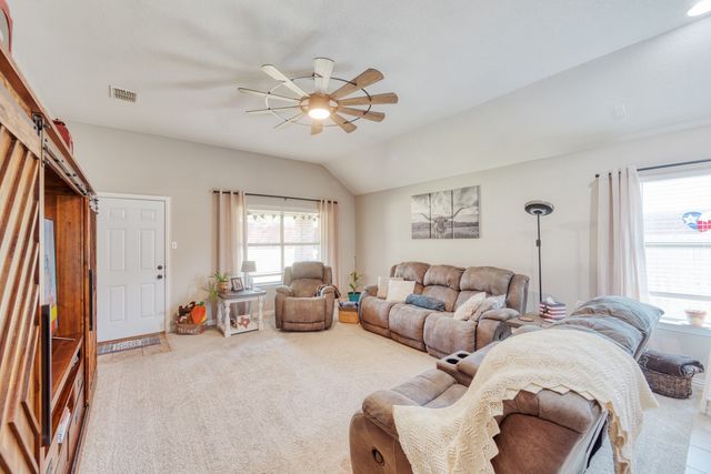 18 Pleasant Valley, Sanger, TX 76266