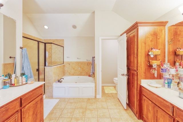 18 Pleasant Valley, Sanger, TX 76266