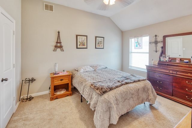 18 Pleasant Valley, Sanger, TX 76266