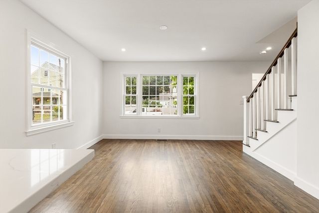 39 Mckinley Avenue, Lowell, MA 01851