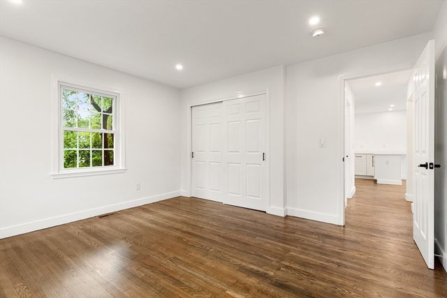 39 Mckinley Avenue, Lowell, MA 01851