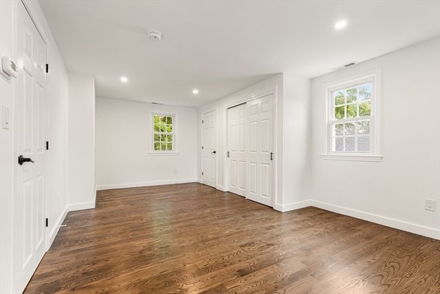 39 Mckinley Avenue, Lowell, MA 01851