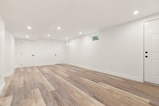 39 Mckinley Avenue, Lowell, MA 01851