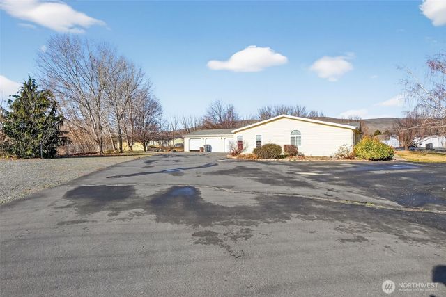 2305 Cherry Blossom Drive, Ephrata, WA 98823