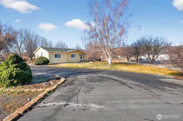 2305 Cherry Blossom Drive, Ephrata, WA 98823