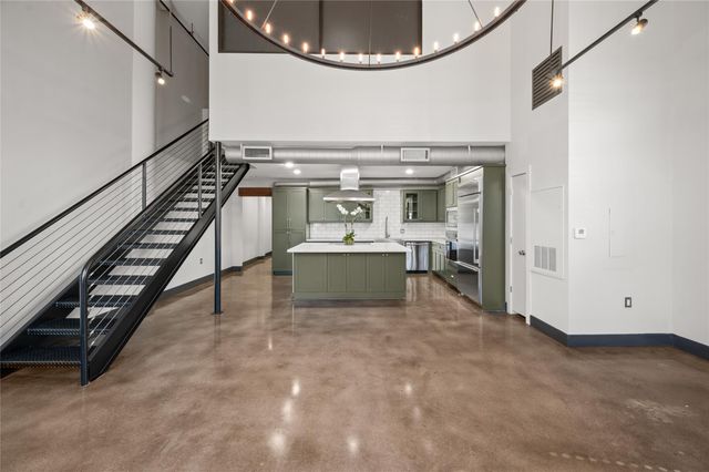 1025 S Shepherd Drive 110, Houston, TX 77019