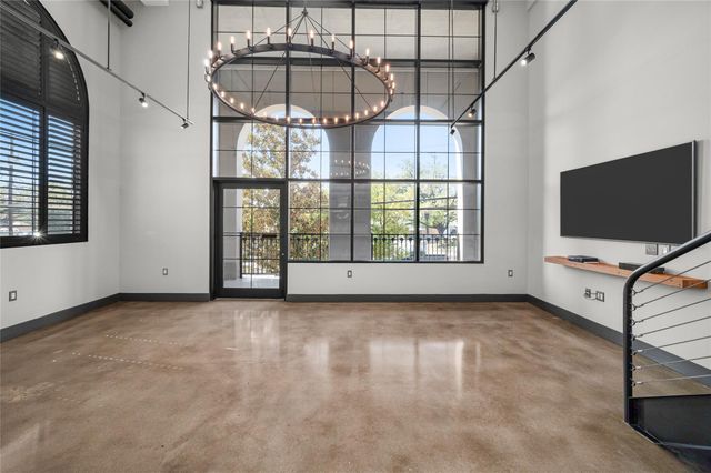 1025 S Shepherd Drive 110, Houston, TX 77019