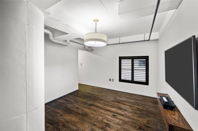 1025 S Shepherd Drive 110, Houston, TX 77019