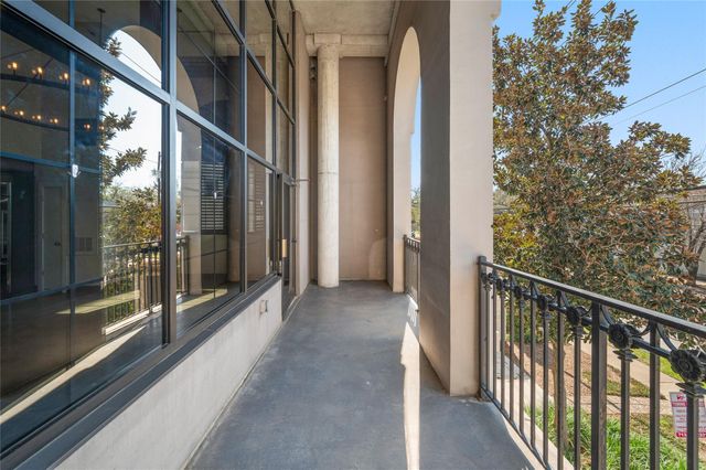 1025 S Shepherd Drive 110, Houston, TX 77019