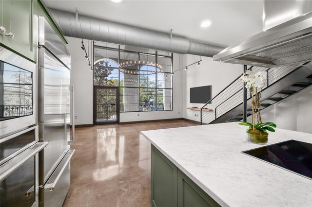 1025 S Shepherd Drive 110, Houston, TX 77019