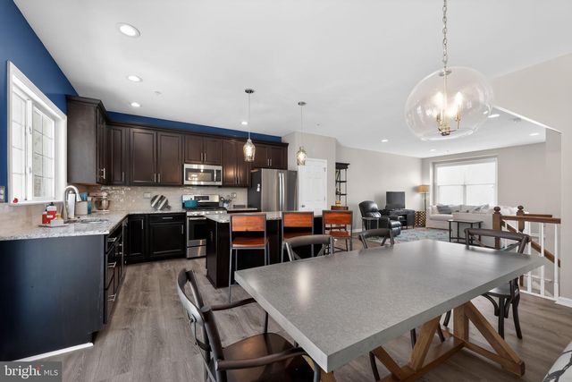 21 FARADAY CT, Morton, PA 19070