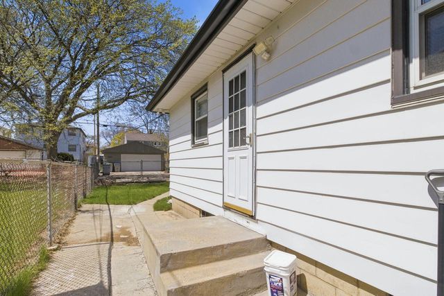 5919 N 67th STREET, Milwaukee, WI 53218