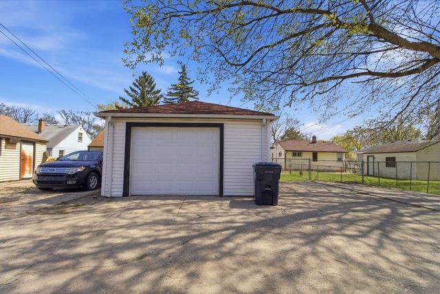 5919 N 67th STREET, Milwaukee, WI 53218