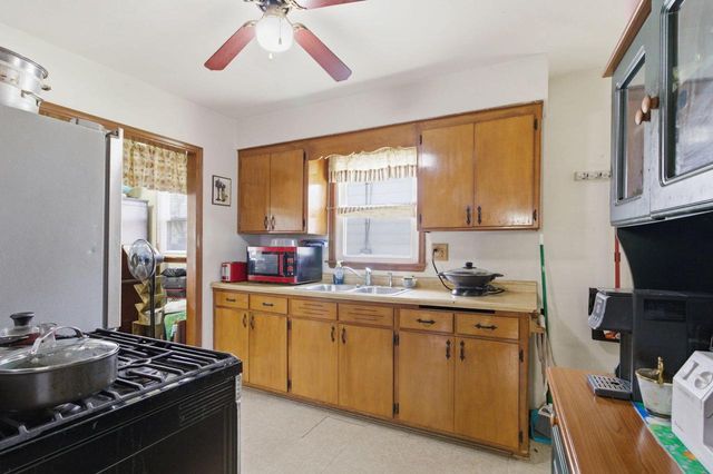 5919 N 67th STREET, Milwaukee, WI 53218